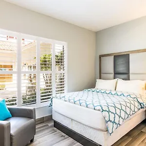 Sea Esta I - Ideal For Couples! , Turtle Cove Turks And Caicos Islands